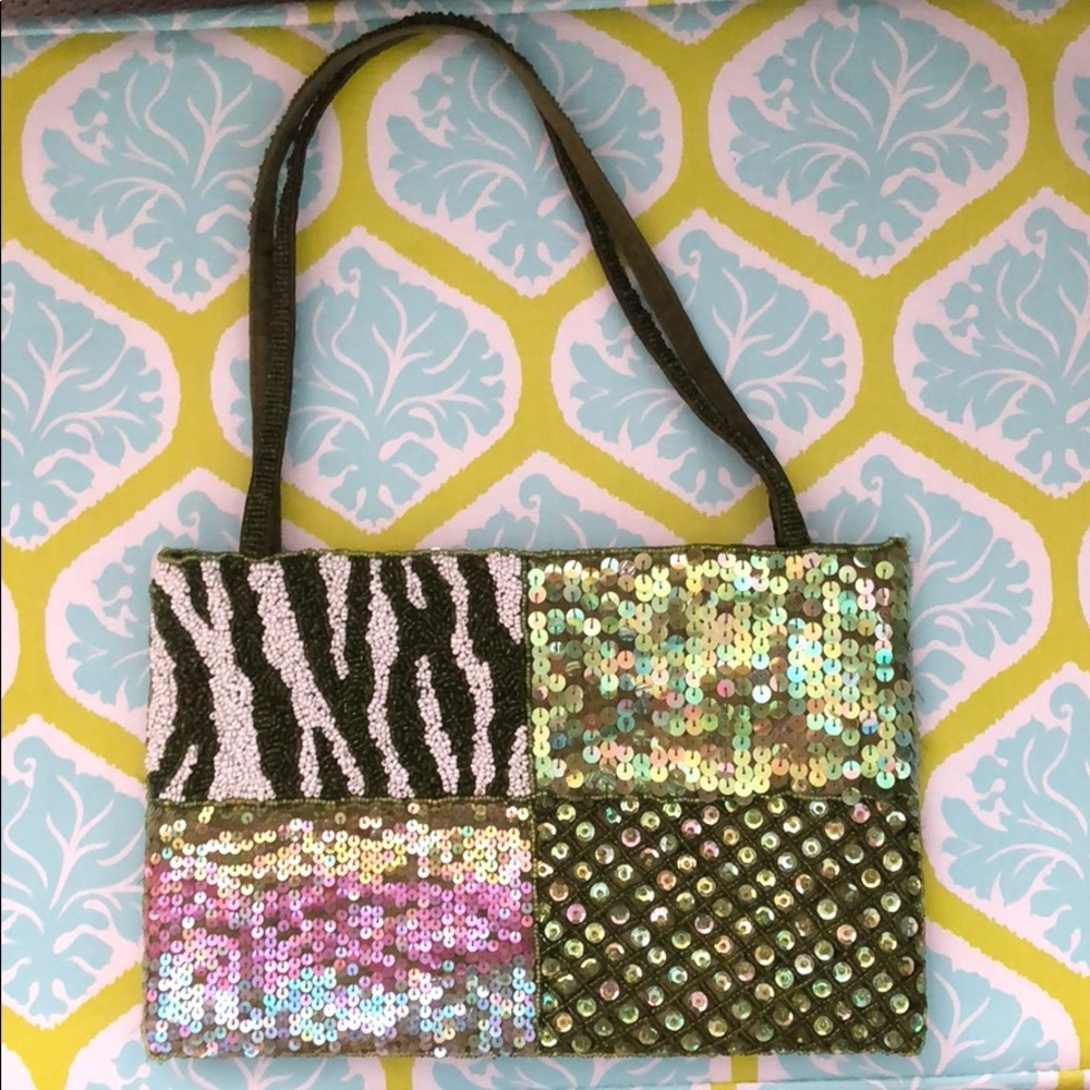 Green beaded and sequined evening bag